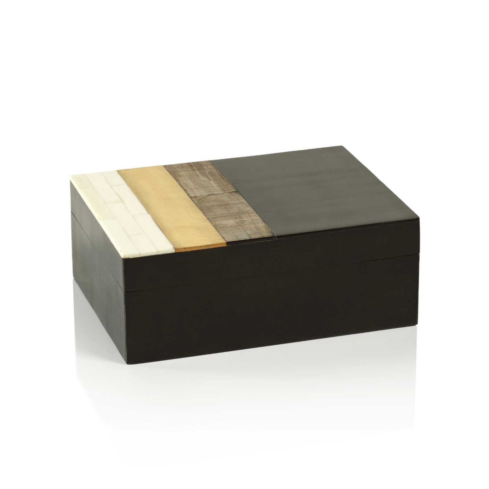 Coffret en corne, os et laiton