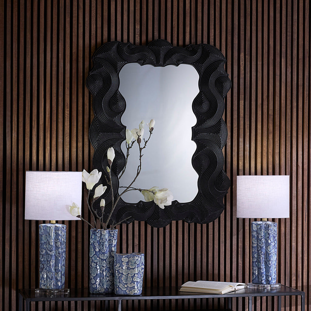 Miroir en résine audacieux