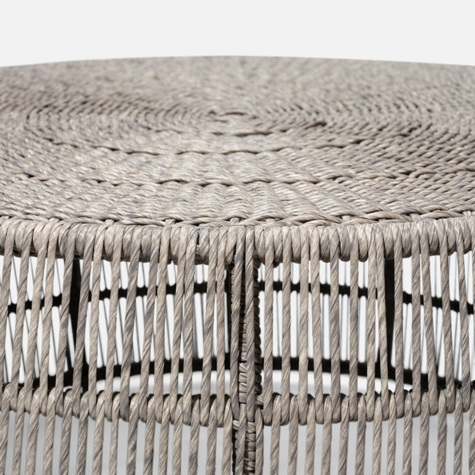 Table basse d'extérieur en faux osier
